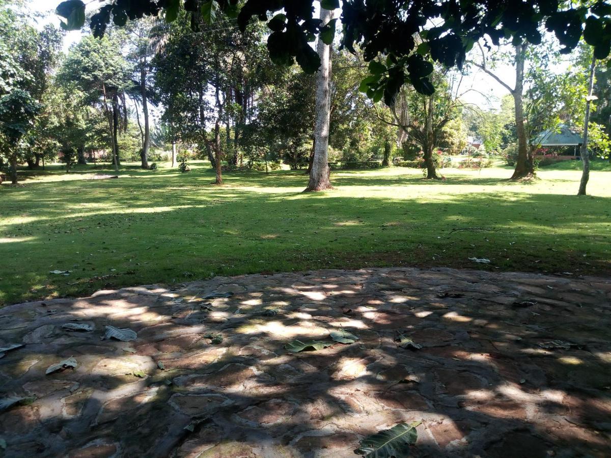 Philo Leisure Gardens Ξενοδοχείο Kalangala Εξωτερικό φωτογραφία